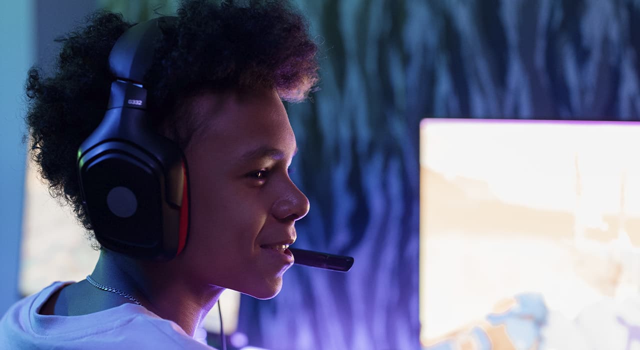 Do video games develop acute hearing?